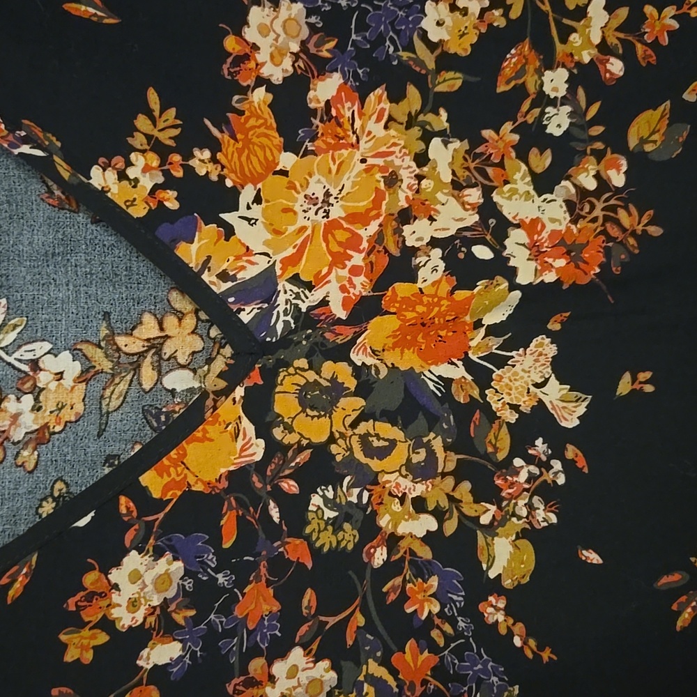 Natural Life Black Floral V-Neck Top - Picture 3 of 3